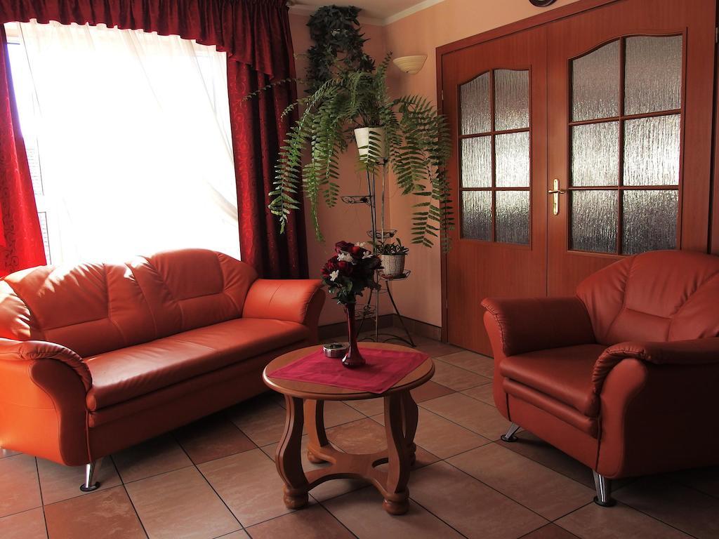 Villa Eden & Restaurant Елк Екстериор снимка