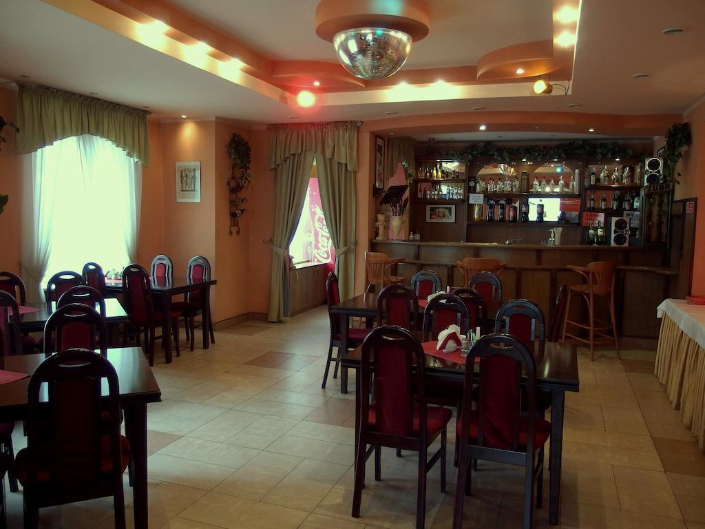 Villa Eden & Restaurant Елк Екстериор снимка